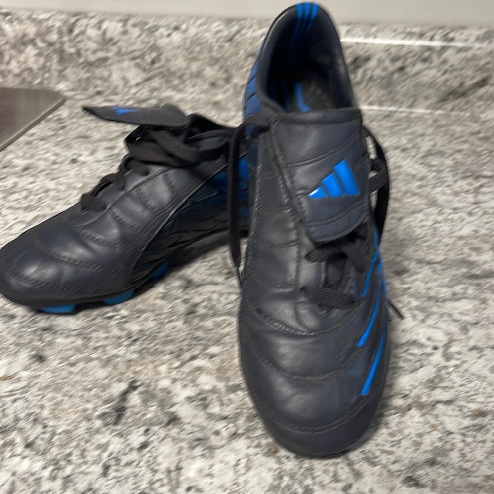 Adidas Soccer Cleats. Youth size 6.